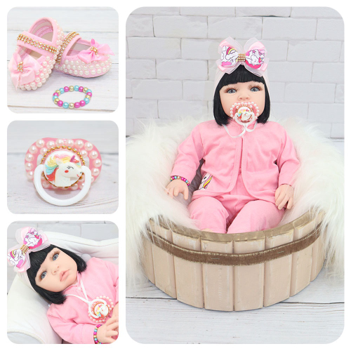 Boneca Bebe Reborn Recem Nascida de Silicone com 20 Itens - Chic Outlet -  Economize com estilo!