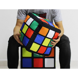 Almofada Cubo Mágico Menor preço em Almofada Cubo Mágico