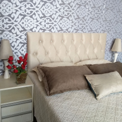 Cabeceira Cama Box Casal Luna Suede Liso Bege Com Strass 140 X 60 Rbl é boa?