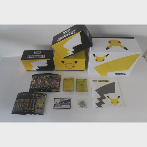 Box Coleção Dourada Celebrações Box Coleção Dourada Pokemon Celebrações Pikachu Pokebola em Promoção