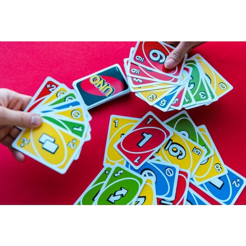 Jogo De Cartas Uno Cartas Família e Amigos - Desconto no Preço