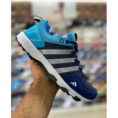 tenis adidas caminhada promoção