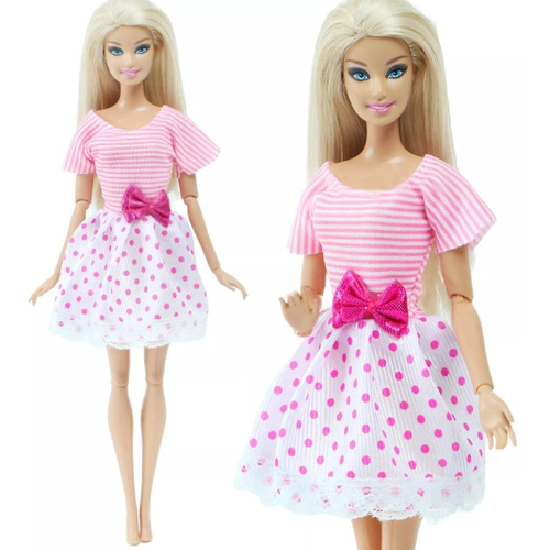 Kit Roupa Para Boneca Barbie Roupinha Mais Sapato Vestido de Tecidos Ótimo  Acabamento em Promoção na Americanas