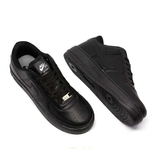 air force 1 preto no pé