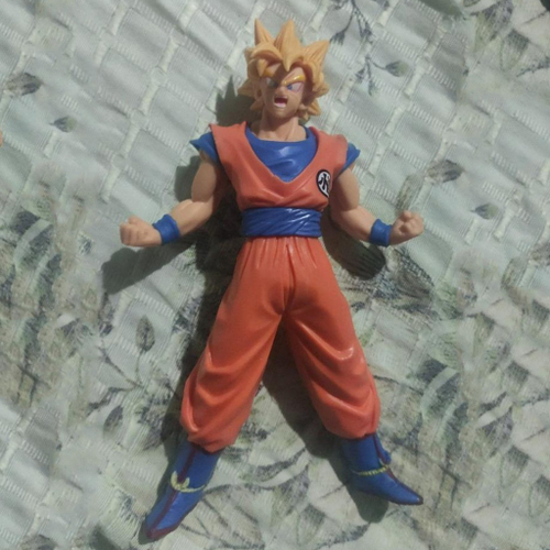 Boneco Action Figure Miniatura Goku Super Sayajin 2 Colecionáveis Dragon  Ball Z Super - 20cm em Promoção na Americanas