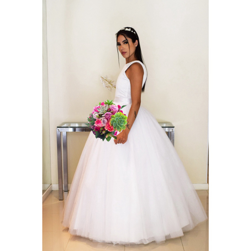 Vestido De Noiva ou 15 anos com saia princesa sem cauda Decote e