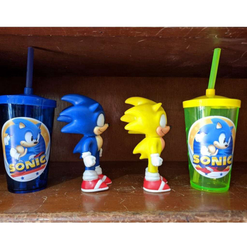 Kit Infantil Sonic Boneco e Copo em Promoção na Americanas