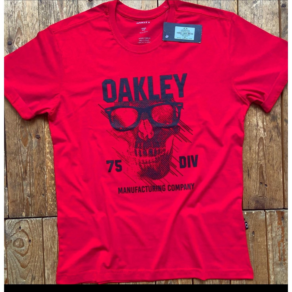 Camiseta oakley vermelha