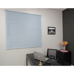 Persiana Horizontal pvc 25mm Color 140larg x 140alt é boa?
