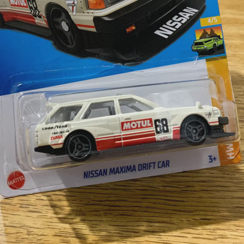 Carrinho Miniatura Hot Wheels Nissan Maxima Drift Car 47/250 HKK65