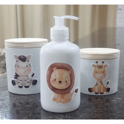 Kit higiene bebê Safari 3 peças - potes e porta álcool - Porcelana Tampa Pinus - menino é boa?
