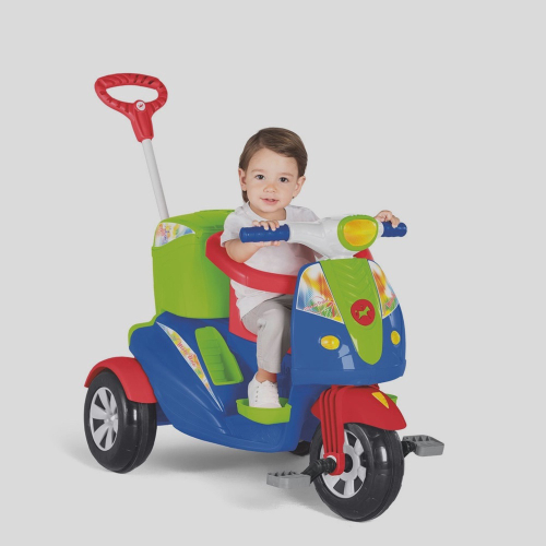 Triciclo Moto Infantil Uno Menina com Capacete de Brinquedo