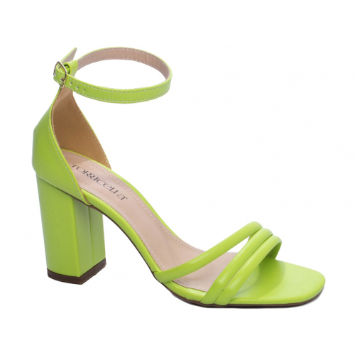 Sandalia cor da pele salto new arrivals grosso