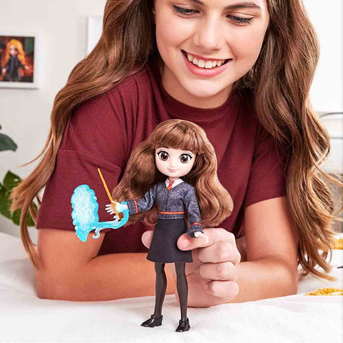 Boneca Hermione com Patrono e Luz - Harry Potter