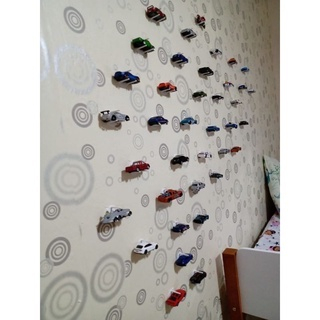 Pista hot wheels coloca na parede