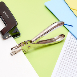 Perfurador Furador de Papel de Metal 1 Furo Alicate p/ 6 Folhas Eva Scrapbook Jocar Office é ruim? Perfurador Furador de Papel de Metal 1 Furo Alicate p/ 6 Folhas Eva Scrapbook Jocar Office é boa?