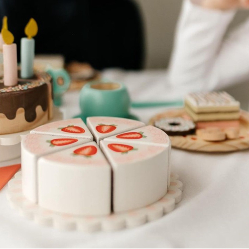 Coleção Comidinhas Bolo de Morango Fatiado Comidinha de Madeira Brinquedos  de Madeira Bambalalão Brinquedos Educativos