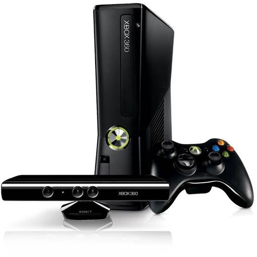 Console Xbox 360 Slim 4gb + 2 Controles E 1 Jogo - Usado