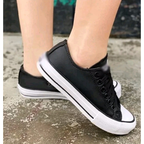 Tênis tradicional all star Converse Chuck Taylor Preto Couro em Promoção na  Americanas