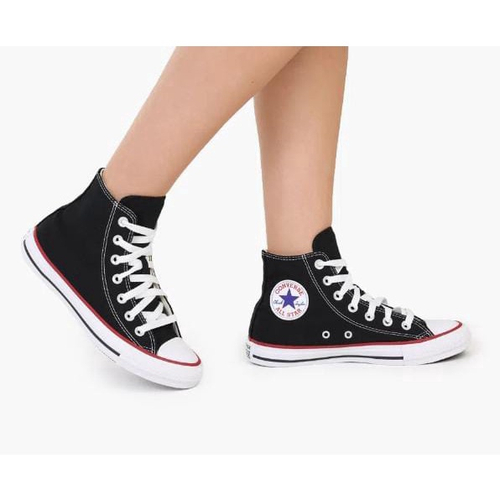 Tênis tradicional all star Converse Chuck Taylor Preto Couro em Promoção na  Americanas