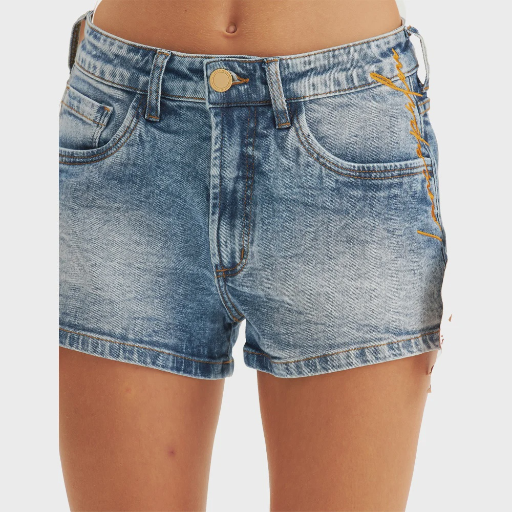 Short jeans hot sale lança perfume