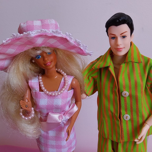 Roupa para barbie (vestido com chapéu e sapato)