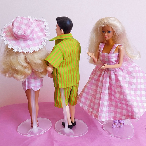 Roupa para barbie (vestido com chapéu e sapato)