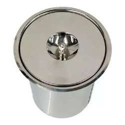 Lixeira De Embutir 08 Litros Em Inox Pias Bancadas Cozinhas é boa?