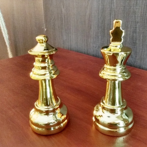 Kit Decor Chess C/2 Peças De Xadrez Rei E Rainha Dourado